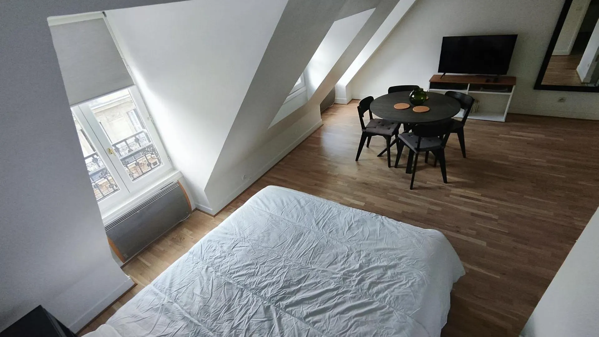 Apartmán Rue De Berri - 8 Paříž