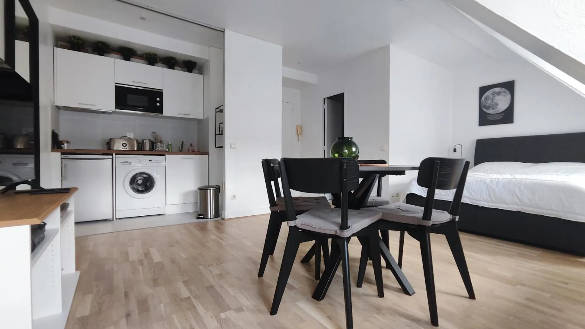 Rue De Berri - 8 Apartment